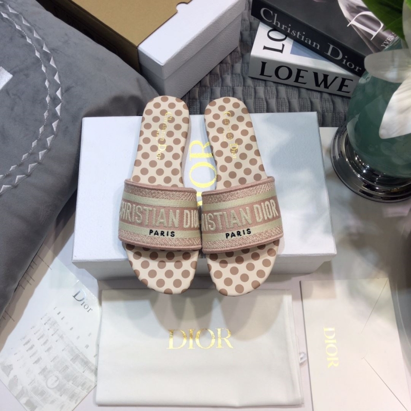 ch**an D*or slippers